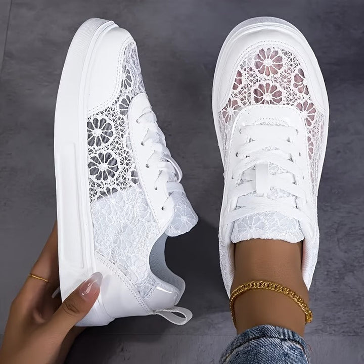 Flor | Zapatillas con encaje floral