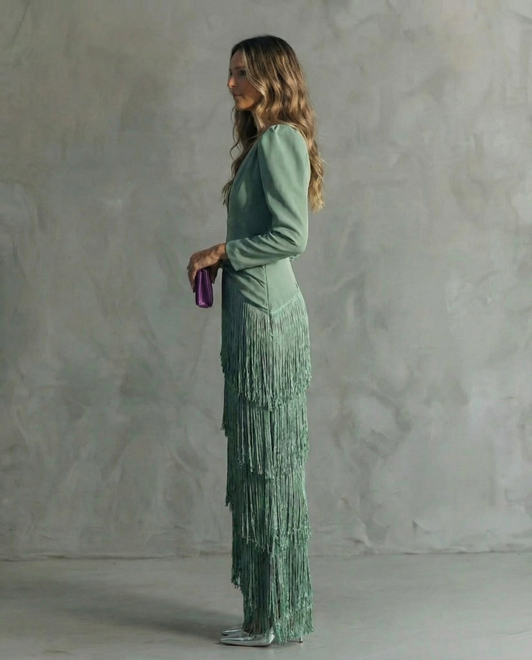 Clara | Elegante Vestido Midi Con Mangas y Flecos