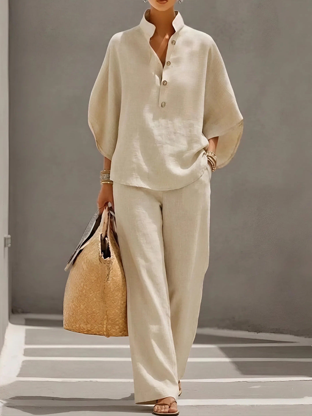 Vienna | Conjunto elegante de dos piezas con pantalón de pierna ancha y cuello