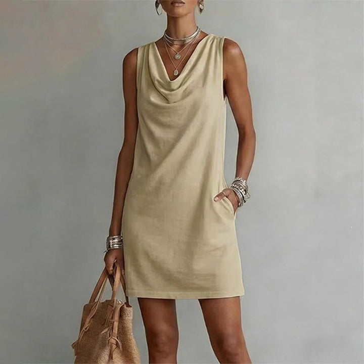 VESTIDO entallado con cuello barco