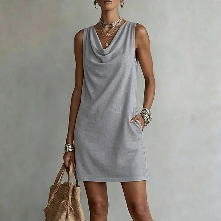 VESTIDO entallado con cuello barco